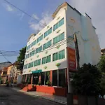 Oyo 410 Diamond Boutique Hostel