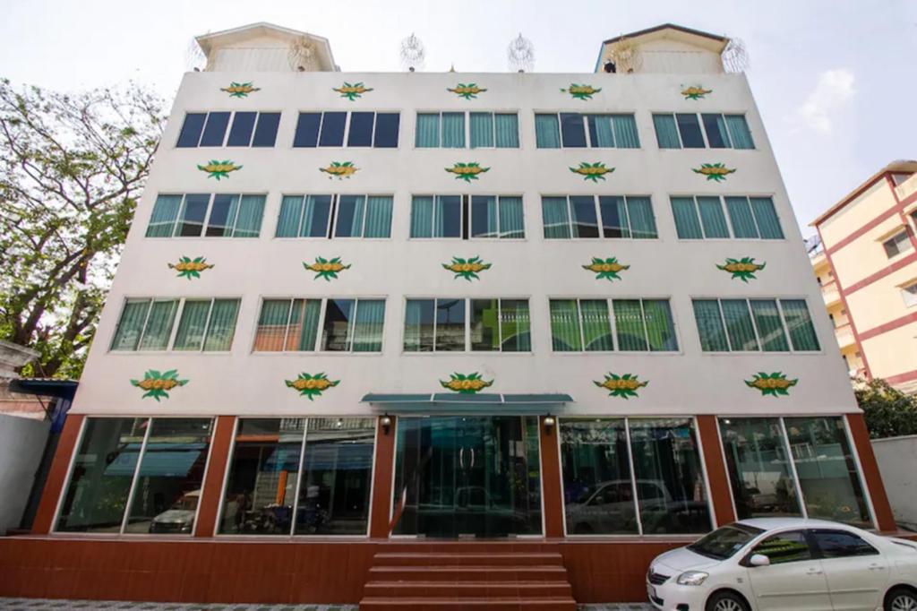Hotel Oyo 410 Diamond Boutique 3*